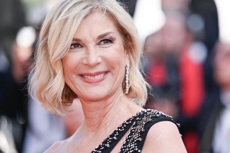 Emily in Paris saison 5 : Michèle Laroque fait des étincelles sur le tournage de la série Netflix