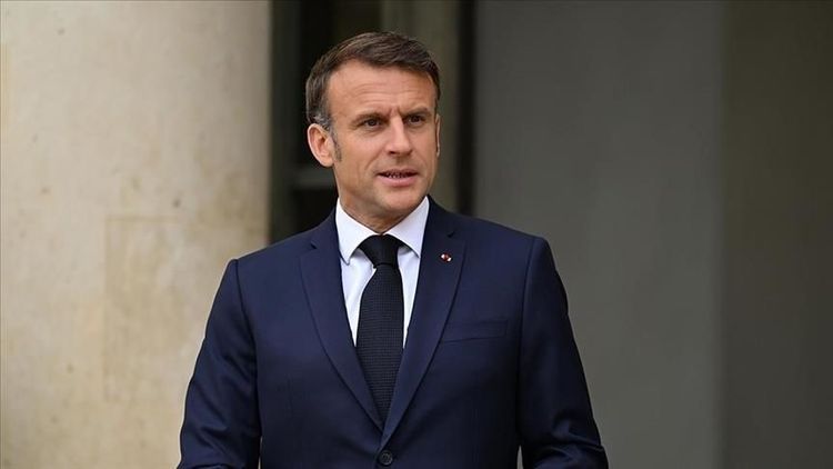 Emmanuel Macron au cœur d’une rumeur amoureuse, l’actrice concernée brise le silence