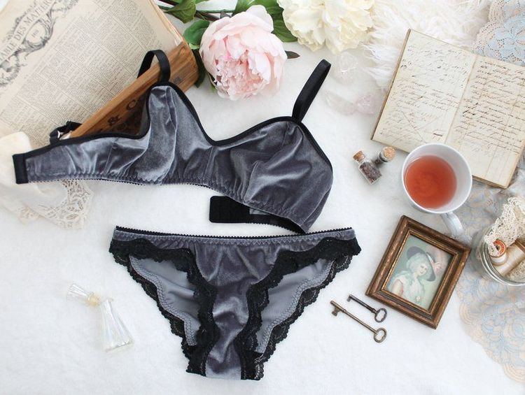 ensemble-lingerie-gris-fume-elixir
