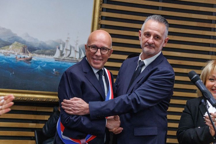 &Eacute;ric Ciotti maire de Nice : pourquoi son &eacute;charpe tricolore mal port&eacute;e lors de l&rsquo;investiture fait d&eacute;j&agrave; pol&eacute;mique