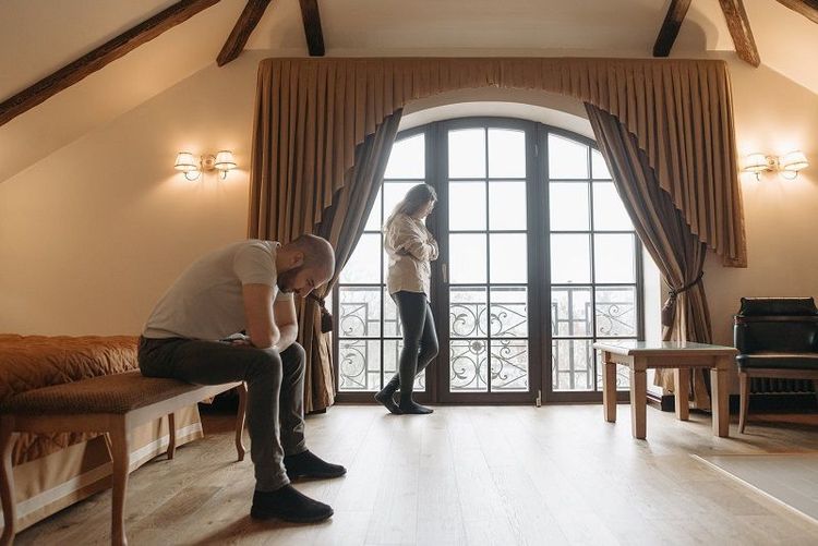 Les femmes et les hommes ne sont pas infidèles pour les mêmes raisons, et ça n'a finalement rien d'étonnant | So Busy Girls