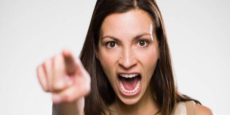 5) COUPER LA COMMUNICATION SI ON SENT QUE L’ON VA CRIER | So Busy Girls