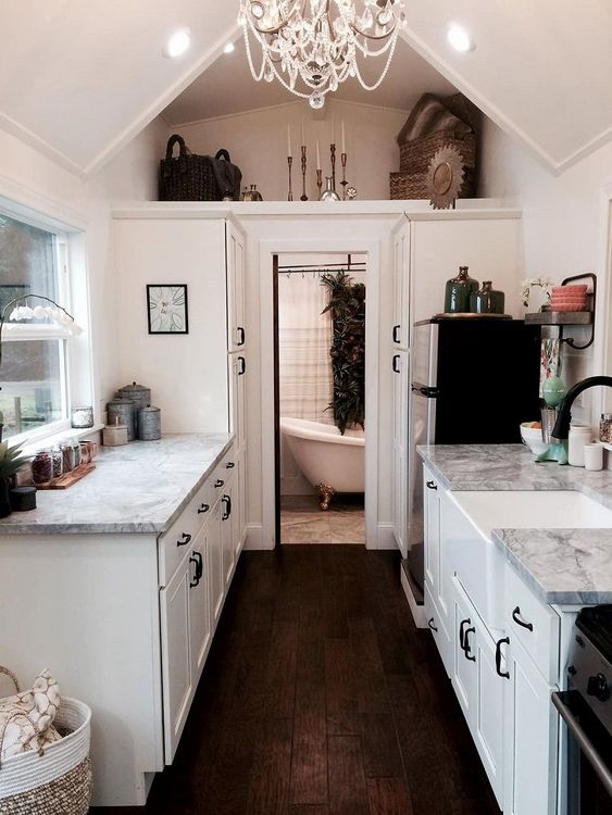Cette petite maison ne fait que 18m² mais elle est aussi luxueuse qu'un manoir | So Busy Girls