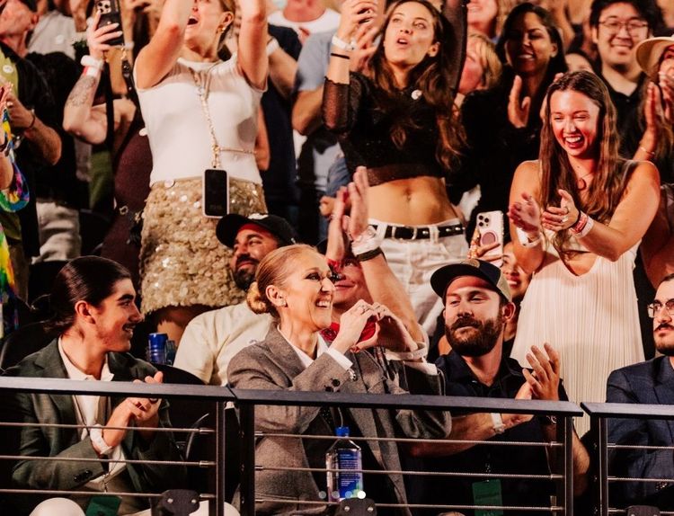 Céline Dion acclamée en plein concert à Las Vegas : les fans n’en reviennent pas | So Busy Girls