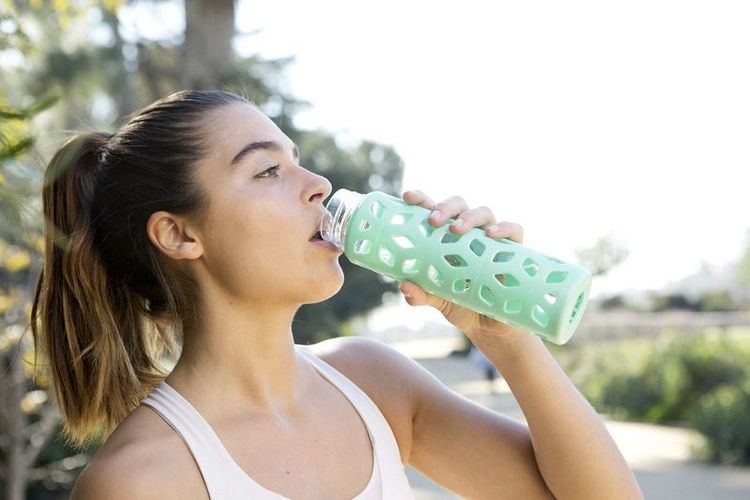 4 astuces pour boire plus d'eau sans même y penser | So Busy Girls