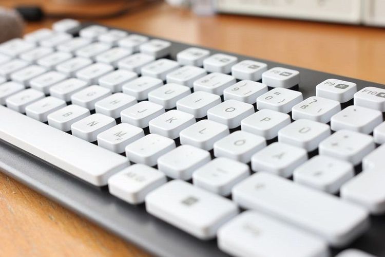 L'astuce à connaître pour nettoyer votre clavier d'ordinateur sans risquer de l'abîmer | So Busy Girls