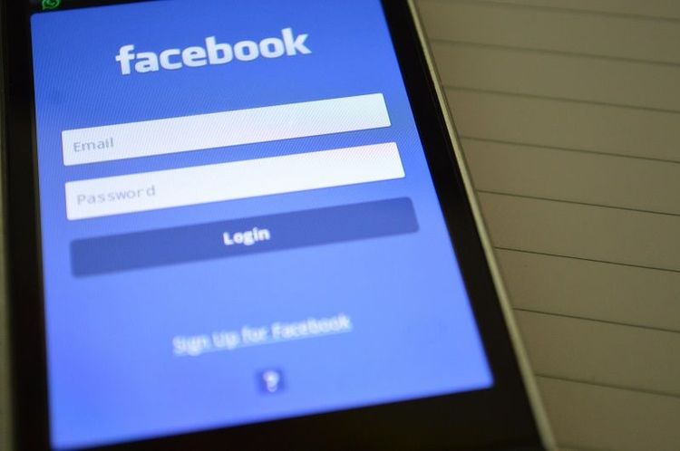 facebook-sur-smartphone-appli