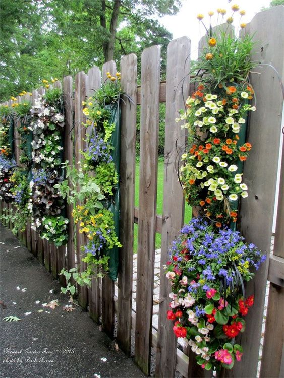Des colonnes de fleurs | So Busy Girls