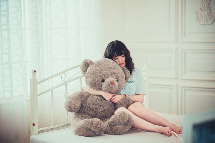 femme-nounours-peluche-geant