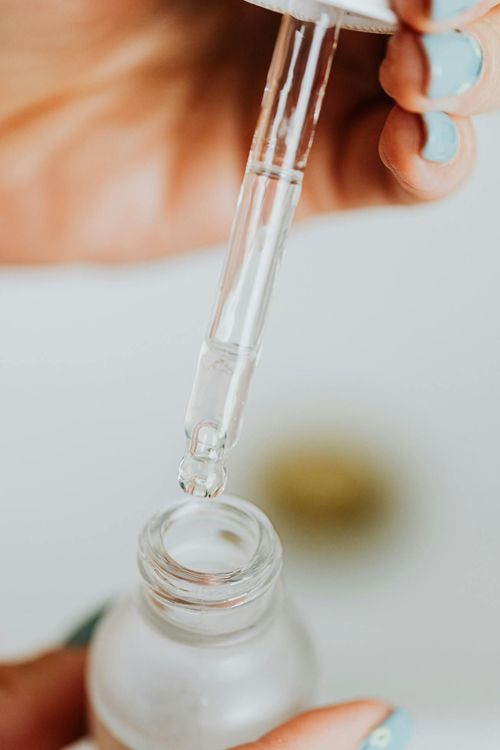 Ce qu'il se passera si vous intègrez un sérum anti-âge à votre routine de soins