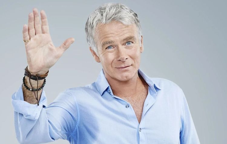 Quand Franck Dubosc fait le buzz… à la plage avec un corps photoshopé
