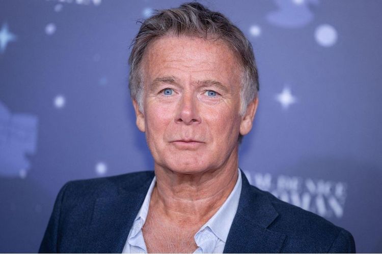 Crâne rasé, visage maquillé : Franck Dubosc se transforme pour un projet secret