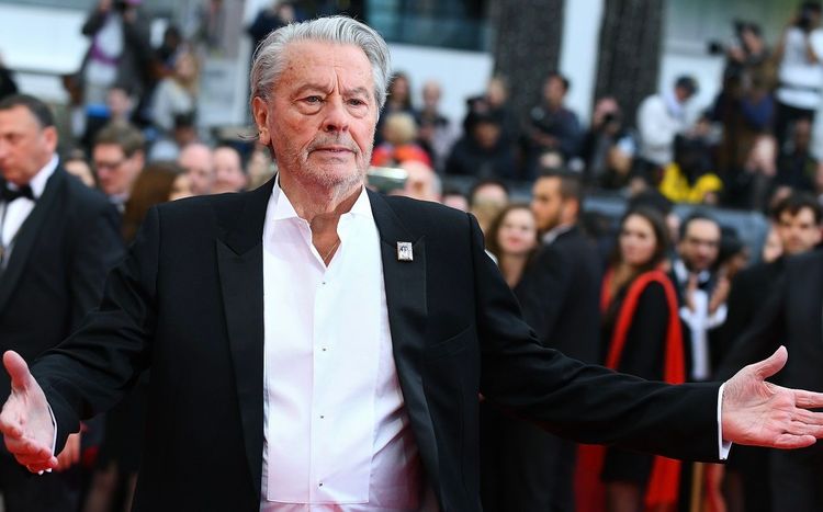 Héritage Alain Delon : ce verdict qui change tout pour les enfants d’Ari Boulogne