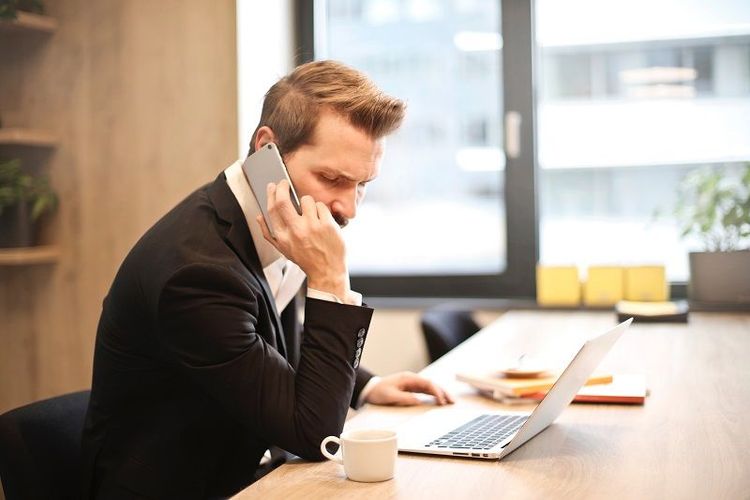 Salaire d'un homme : signe d'intelligence ?