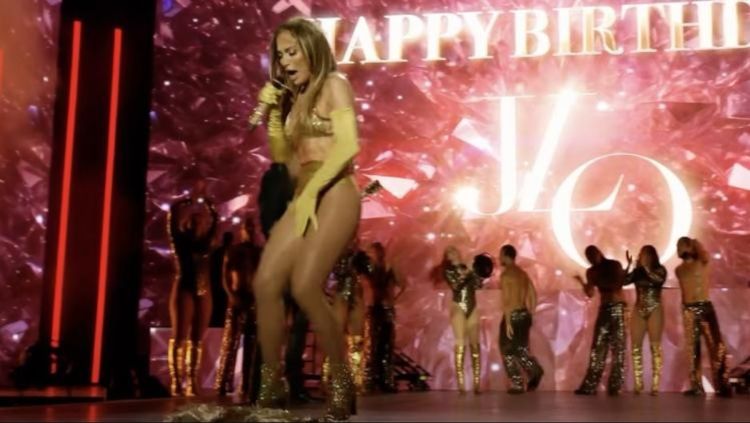 Jennifer Lopez perd sa jupe en plein concert : ce moment devenu culte