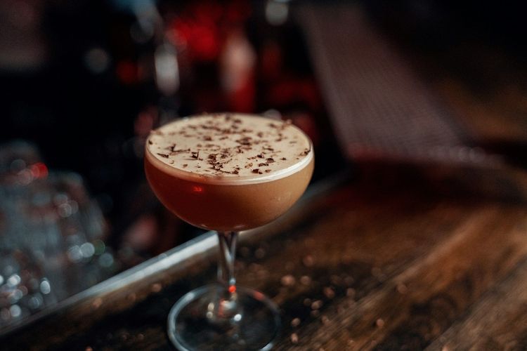 La recette de Dalgona Martini, le cocktail café maison