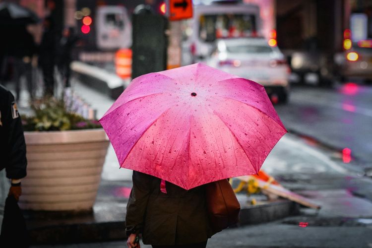 Pluie et inondations : ces 3 départements doivent surveiller le ciel dès ce mardi soir | So Busy Girls