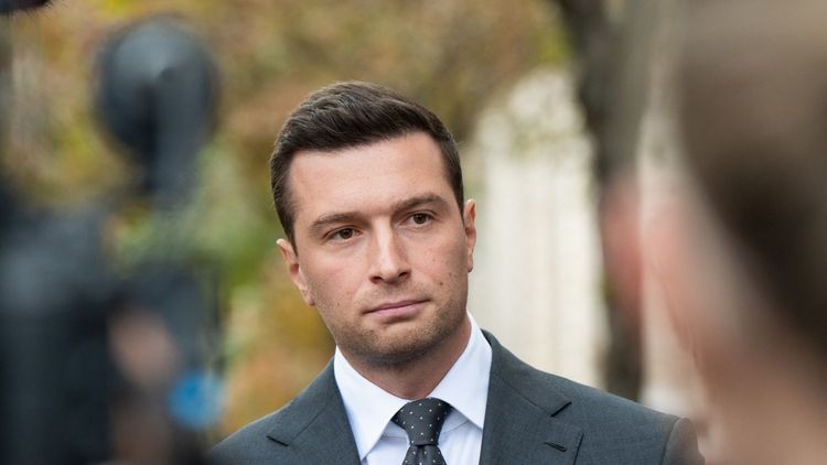 Jordan Bardella dans la tourmente : son ex-compagne Kelly Betesh révèle ce qu’elle a vécu à ses côtés pendant 2 ans | So Busy Girls