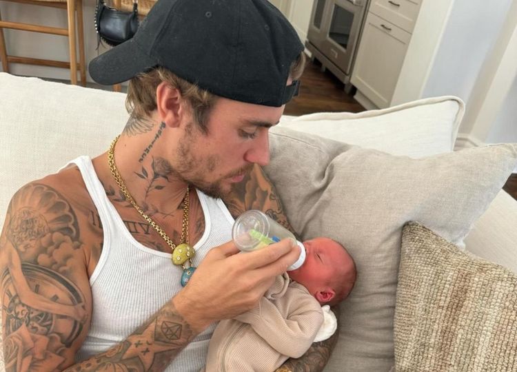 Justin Bieber provoque la confusion avec ses messages &eacute;tranges pour la f&ecirc;te des P&egrave;res