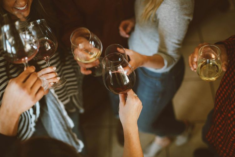 Pourquoi on boit plus d'alccool quand on est stressé.