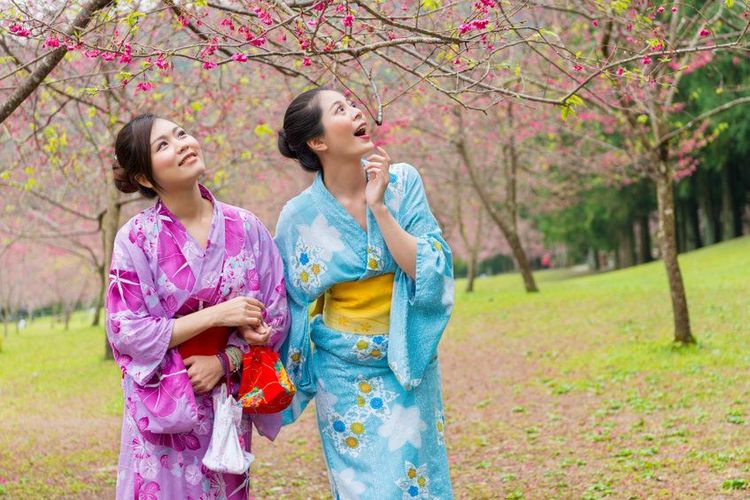 kimono-fleuris-femme