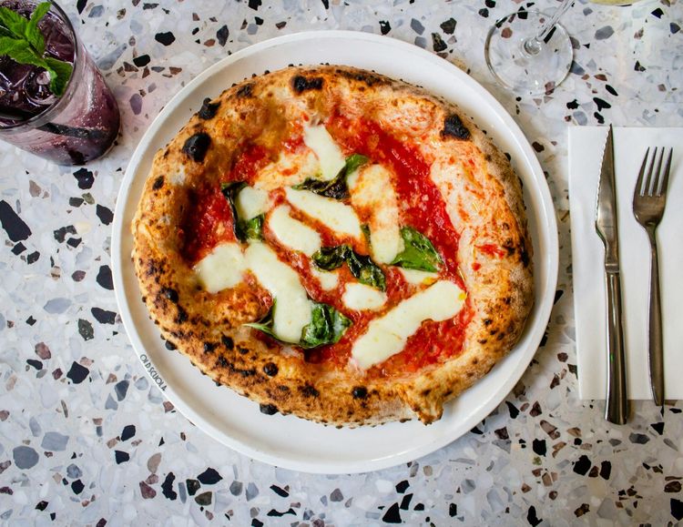 Peut-on manger de la pizza pour maigrir ?