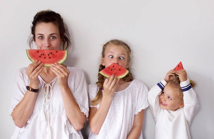 Famille avec deux petites filles : les avantages.