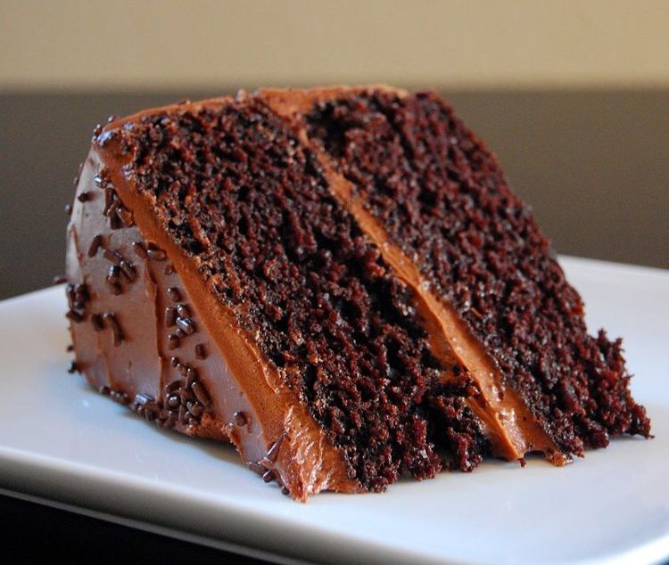 manger-du-gateau-au-chocolat