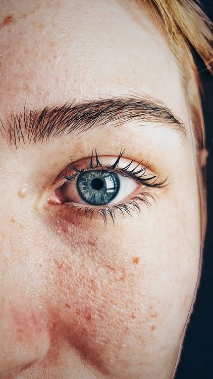 oeil-bleu-femme