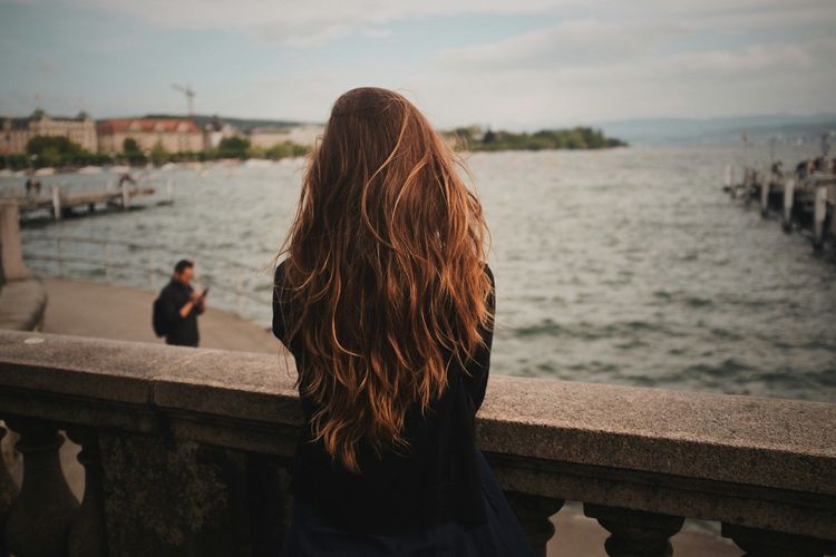 Se brosser les cheveux 2 fois par jour : les bienfaits