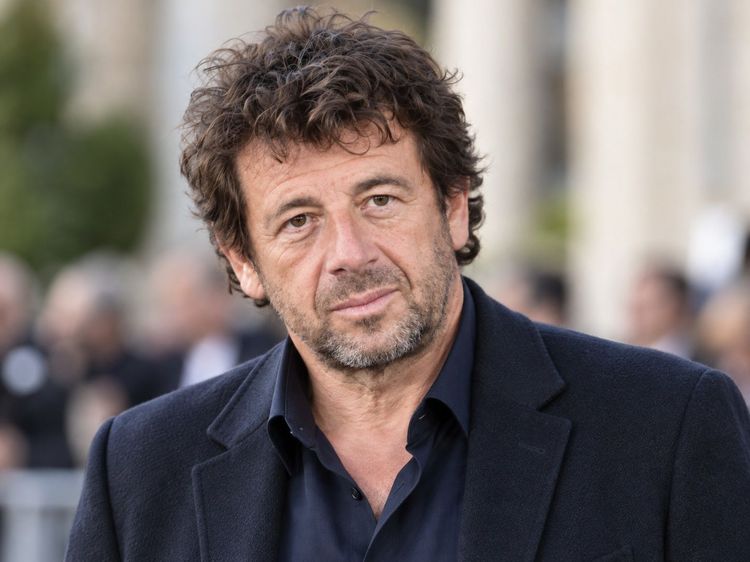 « Il ne peut plus manger, plus faire pipi » : Patrick Bruel au cœur d'une violente polémique, un célèbre chroniqueur pousse un coup de gueule | So Busy Girls