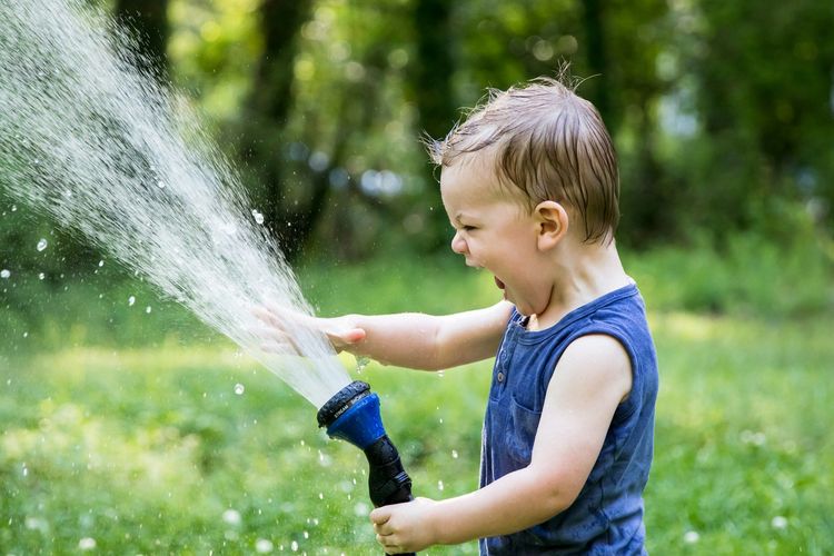 Canicule : 30 activités sans écran pour occuper les enfants à la maison | So Busy Girls
