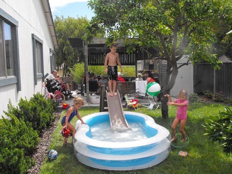 3 astuces pour bien entretenir une piscine gonflable et la garder plus longtemps