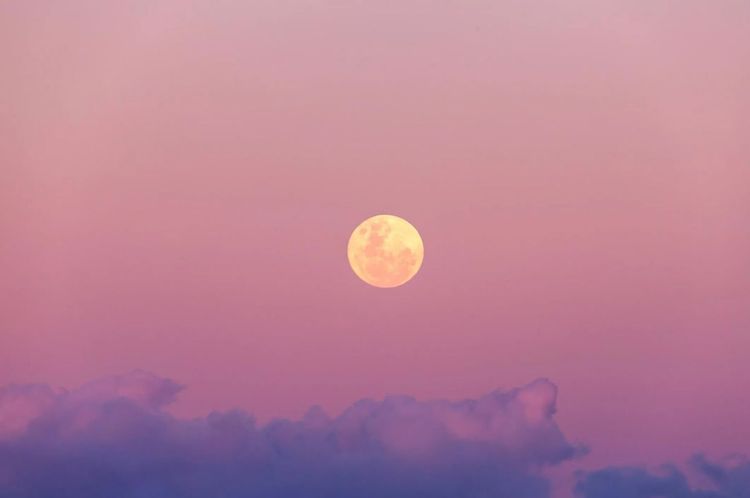 « Plus rien ne sera comme avant » : la pleine lune du 26 octobre pourrait tout changer, découvrez ce qui attend votre signe astrologique | So Busy Girls