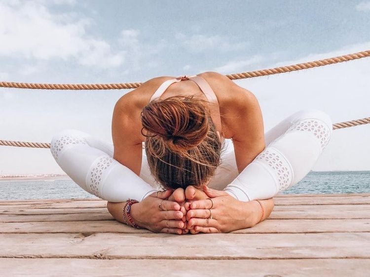 posture-papillon-yoga-detente-anti-stress