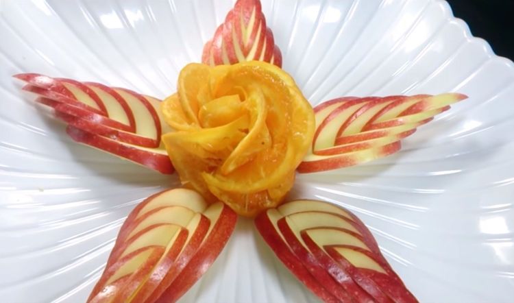 Comment faire une rose en orange et des feuilles en pomme ?