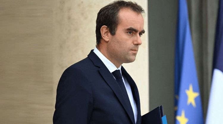 D&eacute;ni de d&eacute;mocratie : S&eacute;bastien Lecornu d&eacute;j&agrave; vis&eacute; par une motion de censure d&egrave;s son arriv&eacute;e &agrave; Matignon