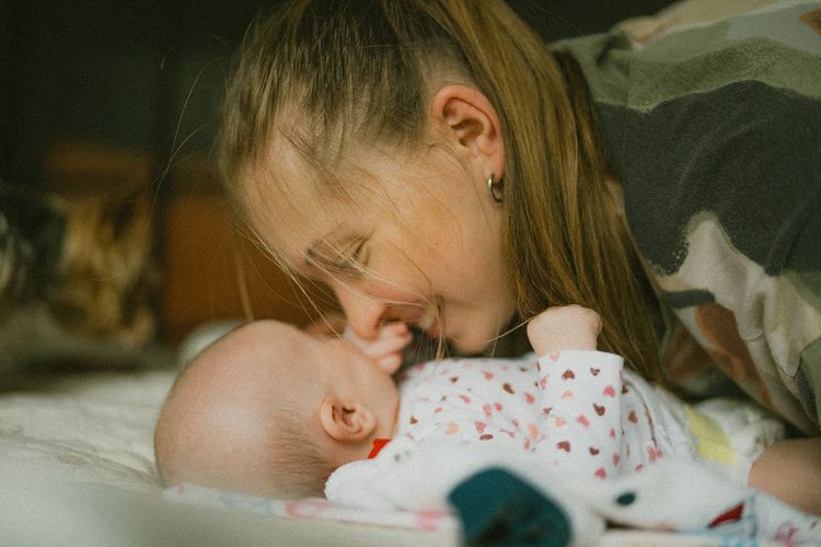 Combien d'heures de sommeil en moins pour les mamans.