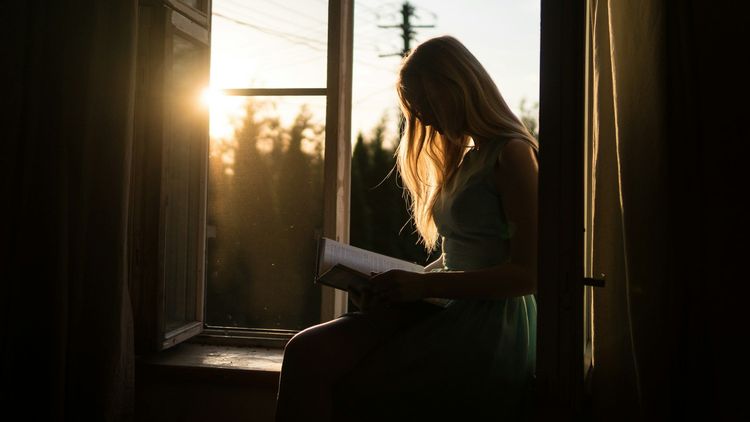 Comment diminuer son anxiété et son stress en lisant quelques minutes.