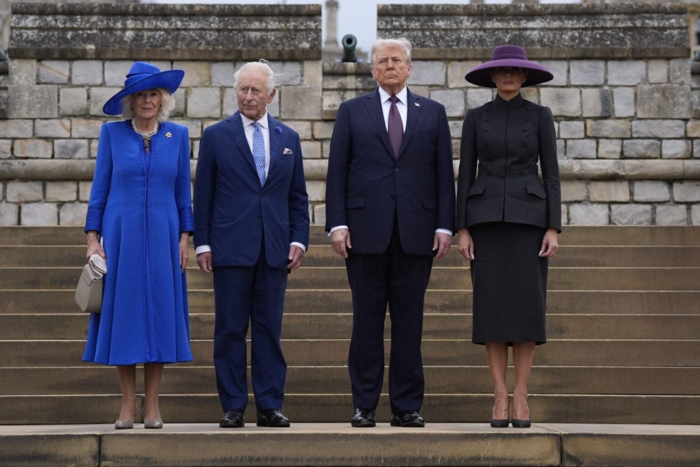 Melania Trump : son chapeau lunaire qui a volé la vedette au château de Windsor