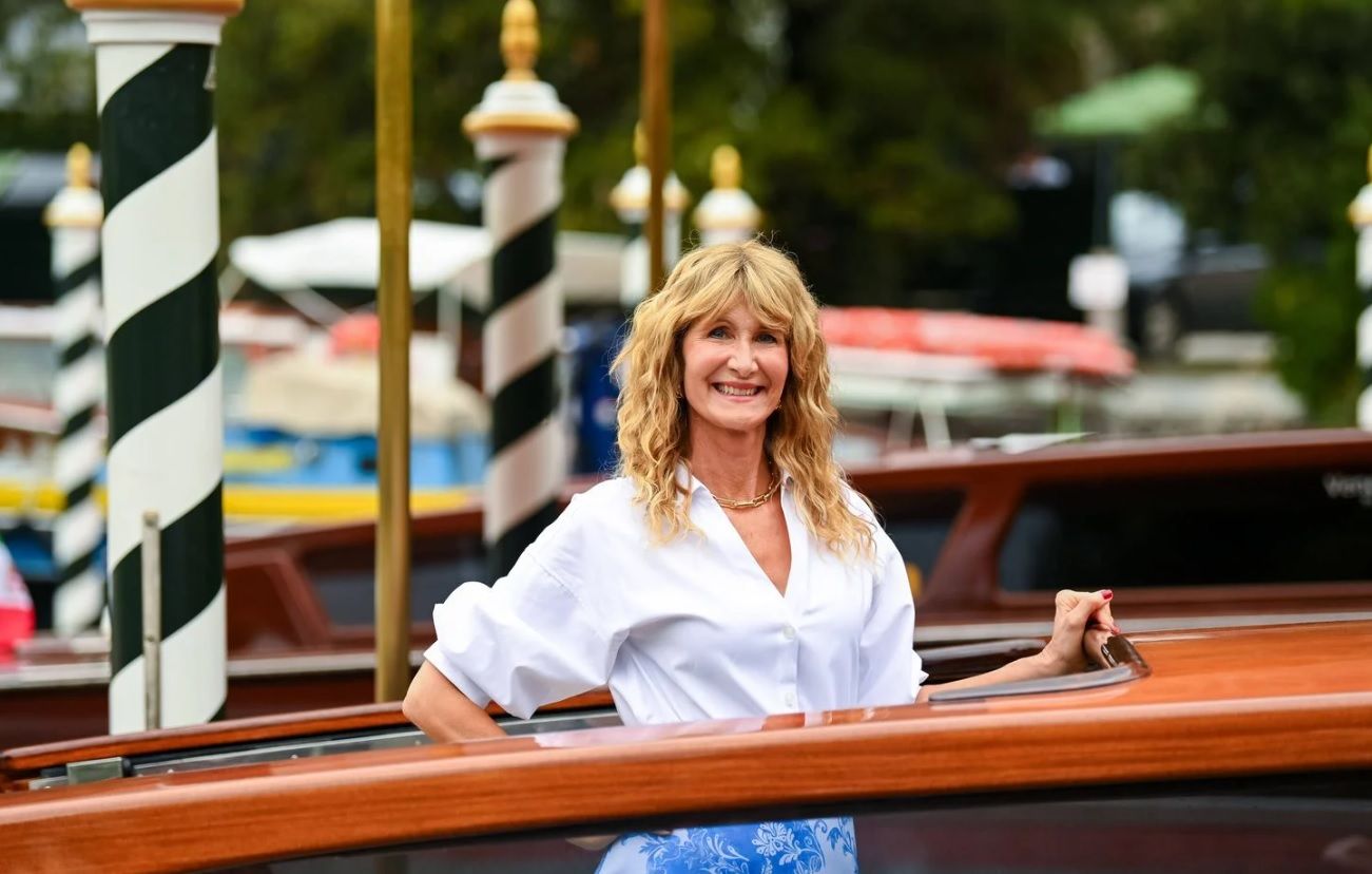 Mostra de Venise 2025 : les images spectaculaires des stars sur le tapis rouge : Laura Dern