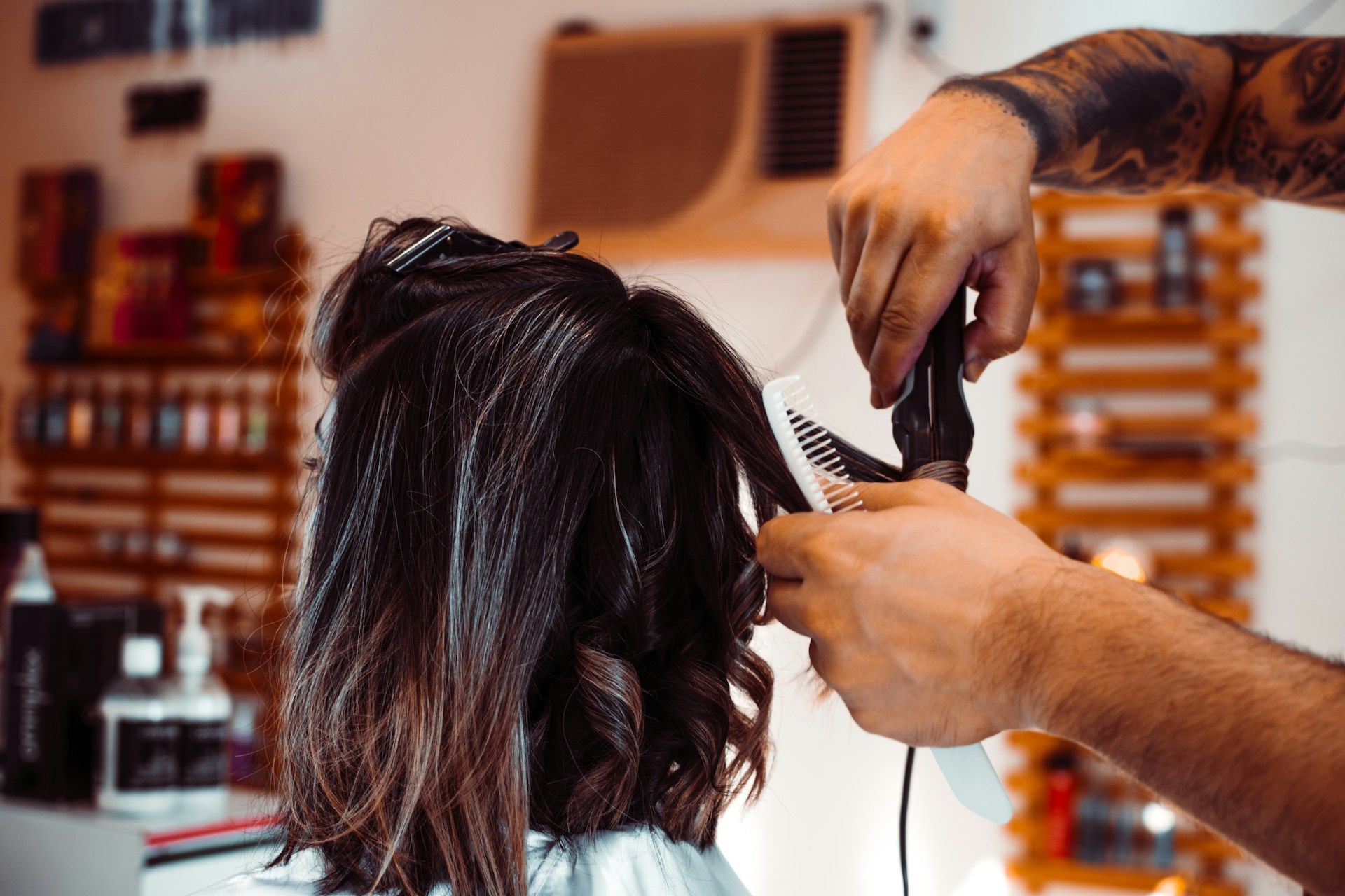 Couper les cheveux secs : les avantages