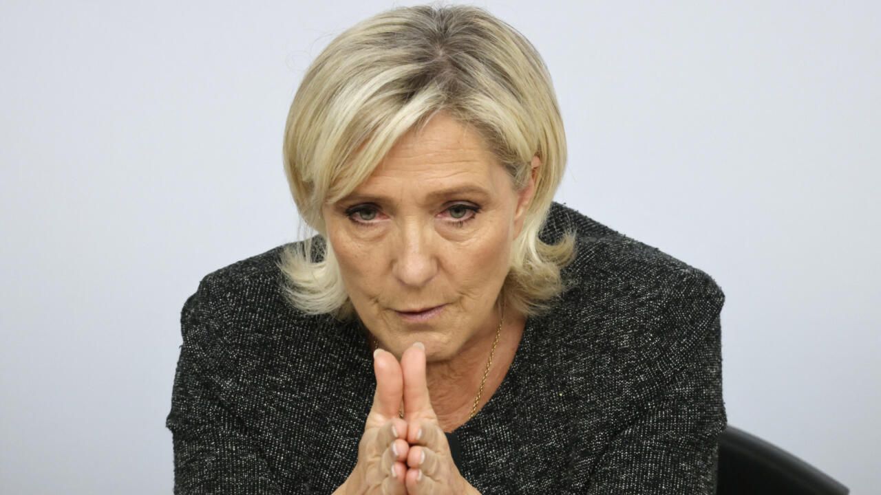 « Notre devoir, c'est d'être prêts » en cas de dissolution de l'Assemblée nationale : Marine Le Pen mobilise ses troupes avant le vote de confiance