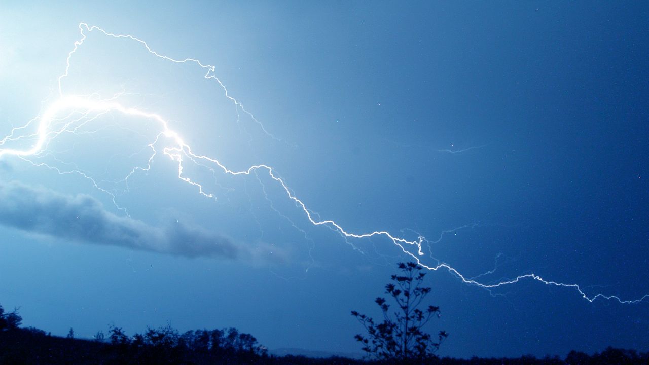 Un ciel &eacute;lectrique : ces 7 d&eacute;partements o&ugrave; les orages gronderont ce lundi