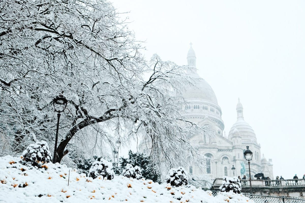 Paris sous la neige : les c&eacute;l&eacute;brit&eacute;s d&eacute;voilent leurs stories f&eacute;eriques