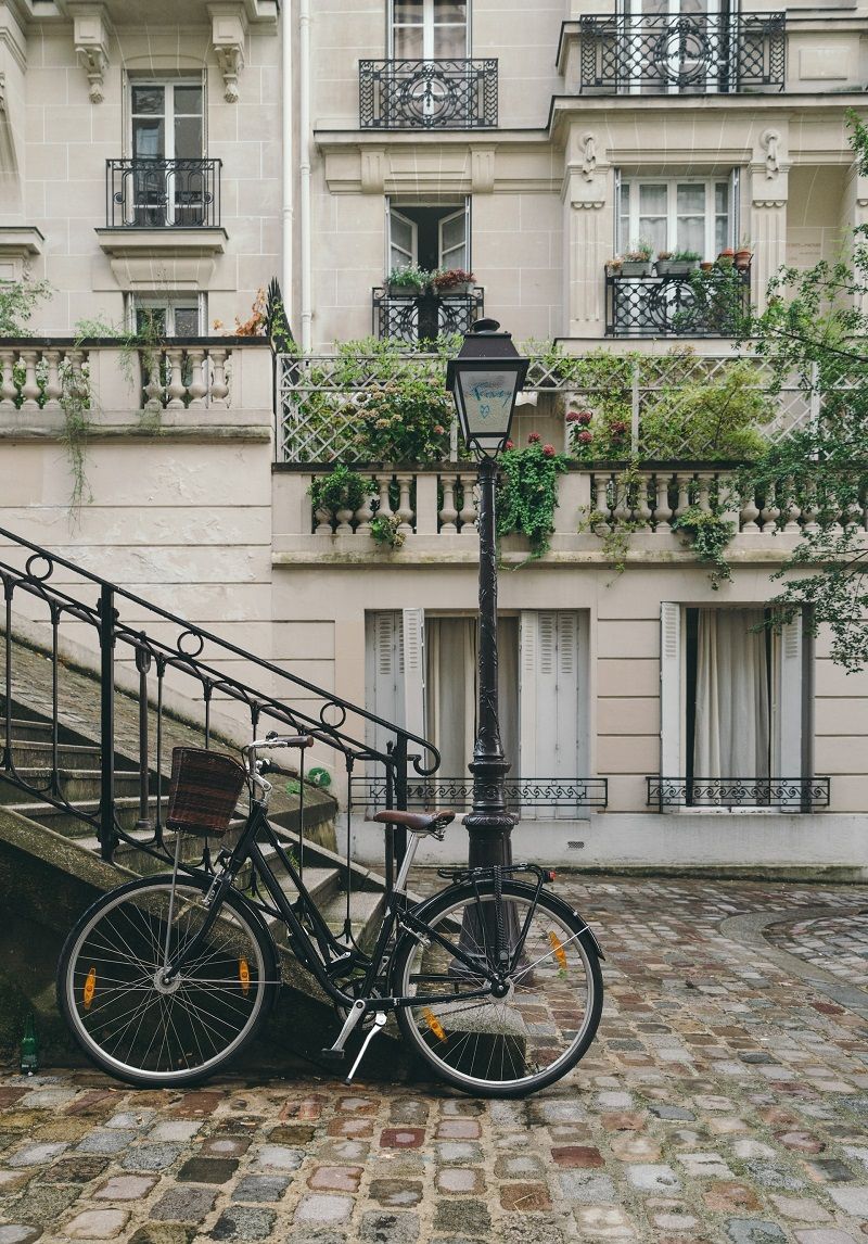 paris-velo-rue-immeuble-haussman
