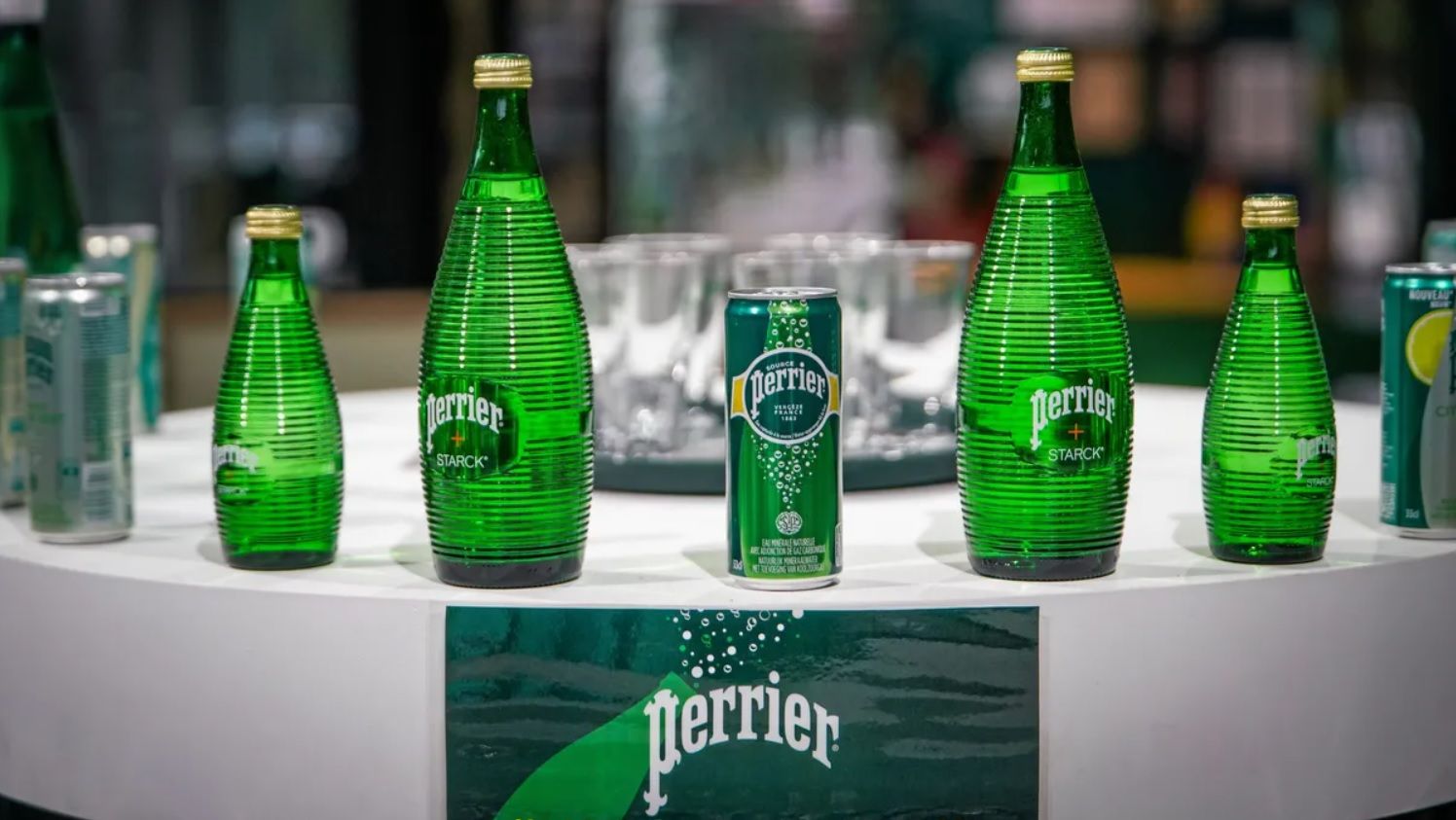 Perrier dans la tourmente : pourquoi l’UFC réclame le retrait immédiat de toutes les bouteilles Perrier dans les commerces
