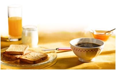 petit-dejeuner-equilibre-the-cafe-tartines-jus-d-orange