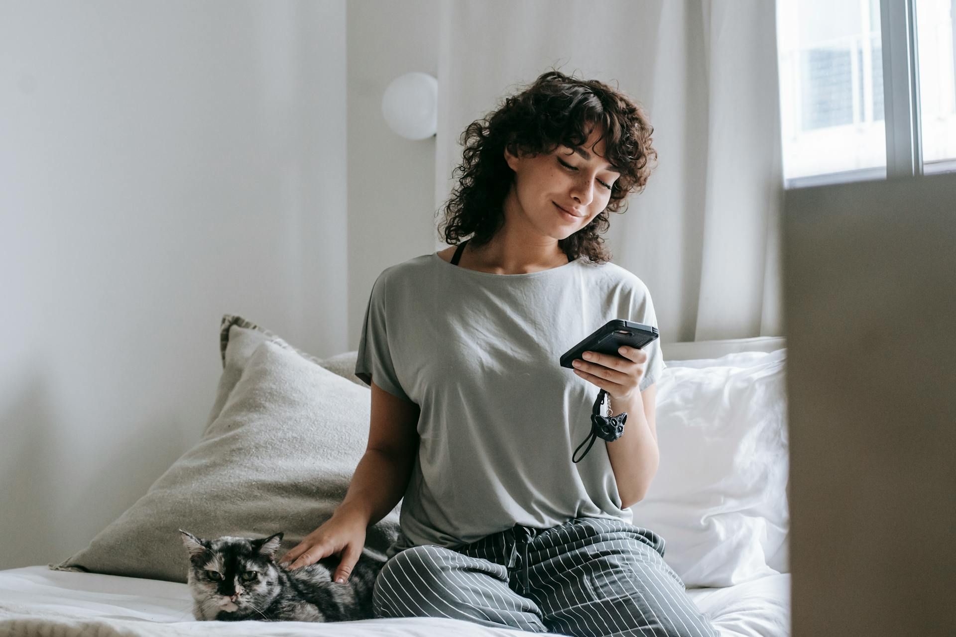 Pourquoi il ne faut pas prendre son smartphone dans la chambre ?