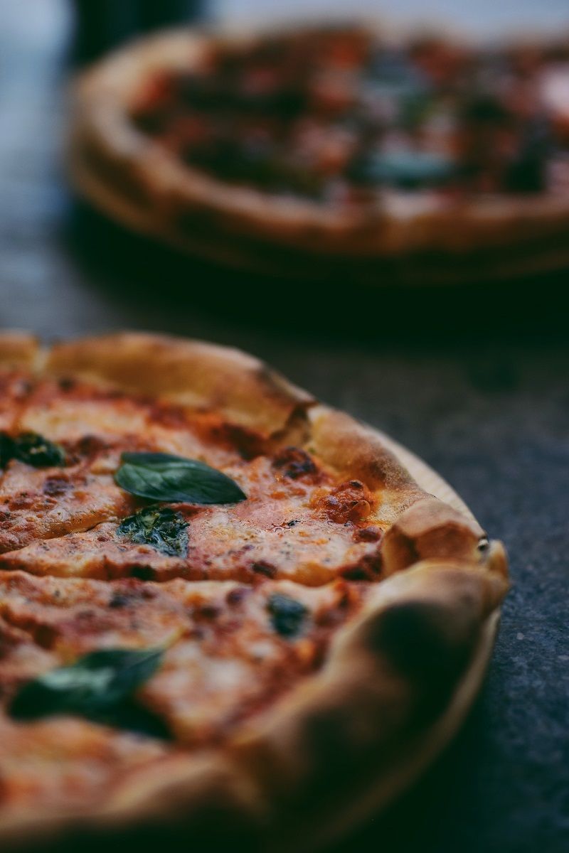 pizza-marguerita-coupee-en-tranches